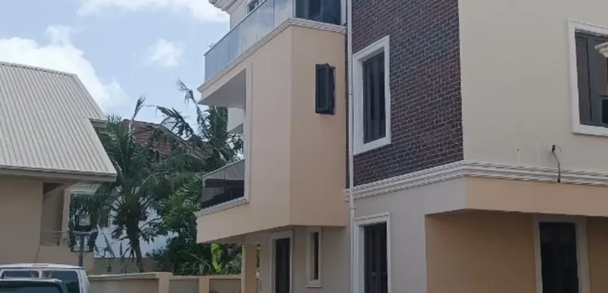 5bedroom Duplex (3Floors)